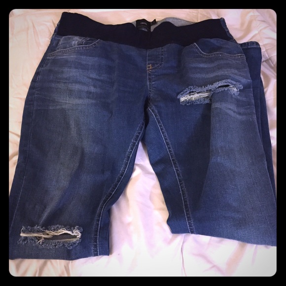 ASOS knee rip maternity jeans 👶🏽💞💅🏾