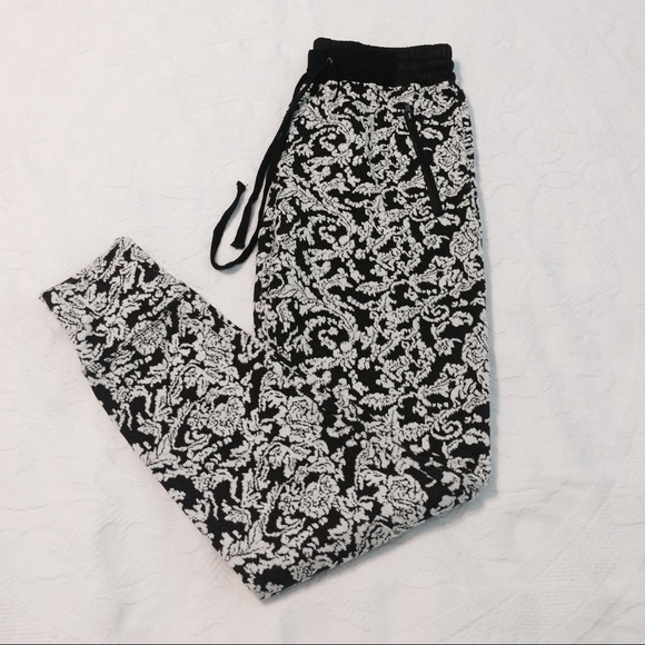Floral pattern sweat pants