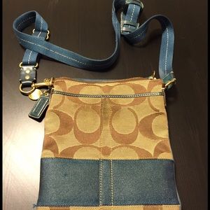 Signature Coach Crossbag