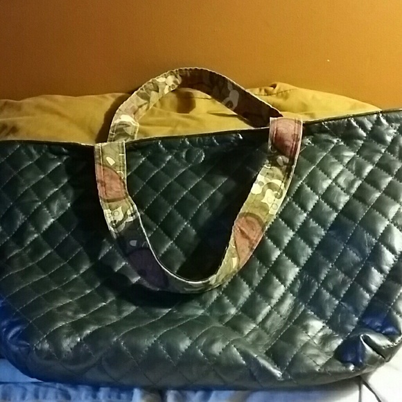 Handbag - Picture 3 of 4