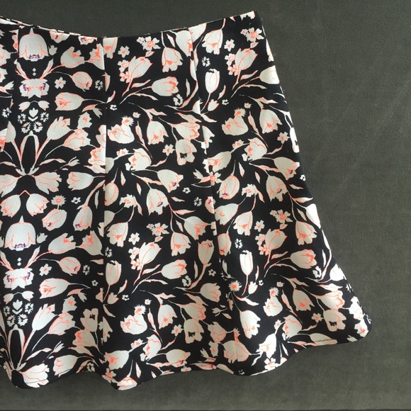Black Flirty Floral Skirt