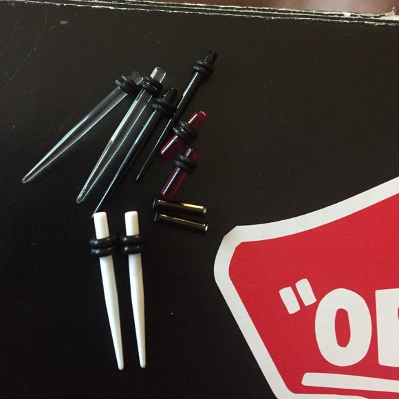 10g tapers, plugs, tunnels