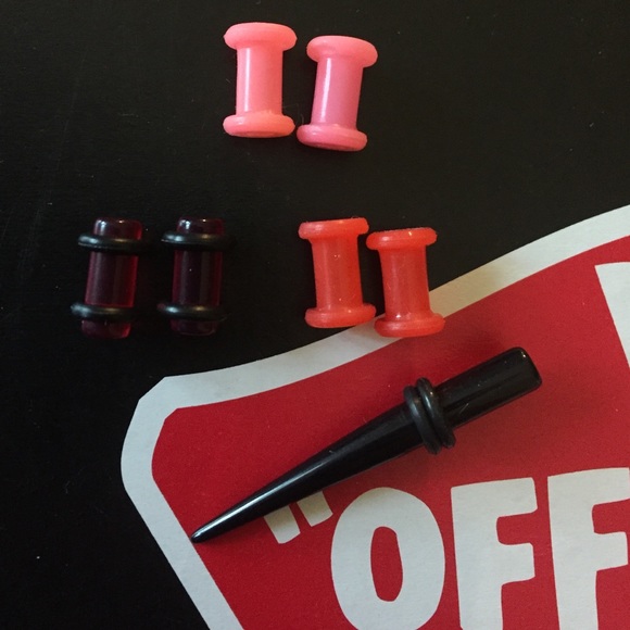 4g taper, plugs and tunnels