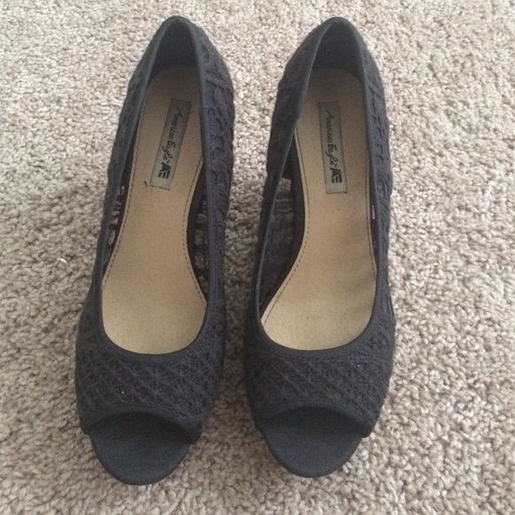 Black and brown lace wedges.