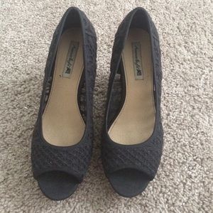 Black and brown lace wedges.