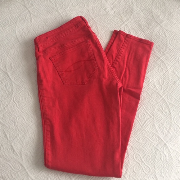 🍒✨Red Abercrombie & Fitch Jeans✨🍒