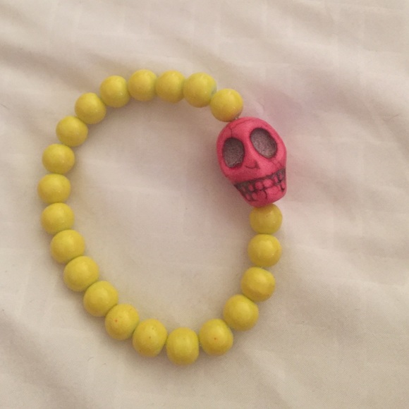 Neon pink skull beaded bracelet