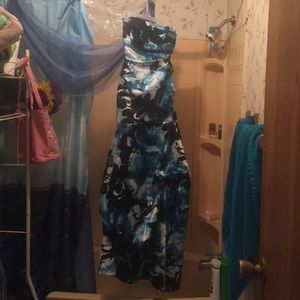 Prom formal dress wore it once