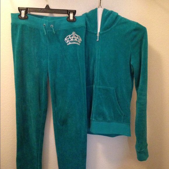Super cute Juicy Couture ORIGINAL sweatsuit