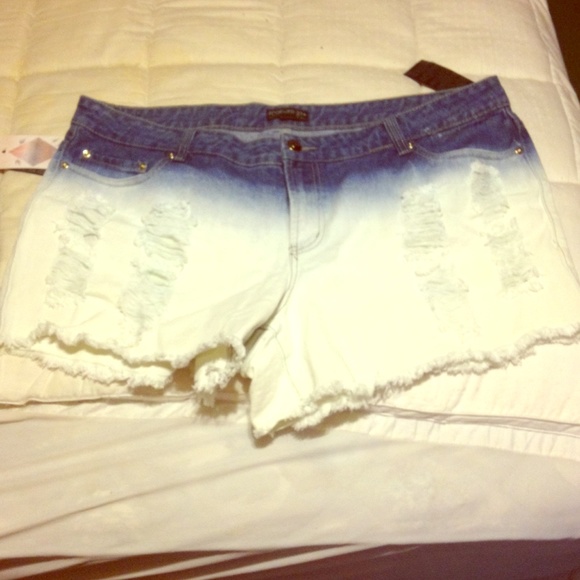Ombré shorts from Forever 21!!