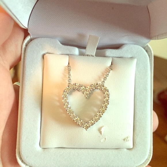 🎅🏻HOLIDAY SALE NWT Swarovski Crystal necklace