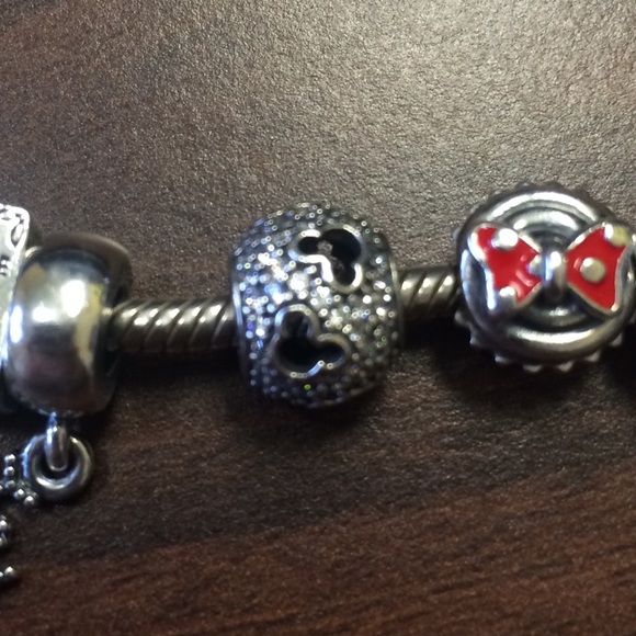 New pandora Disney charm