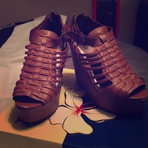 Charlotte Russe BROWN wedges