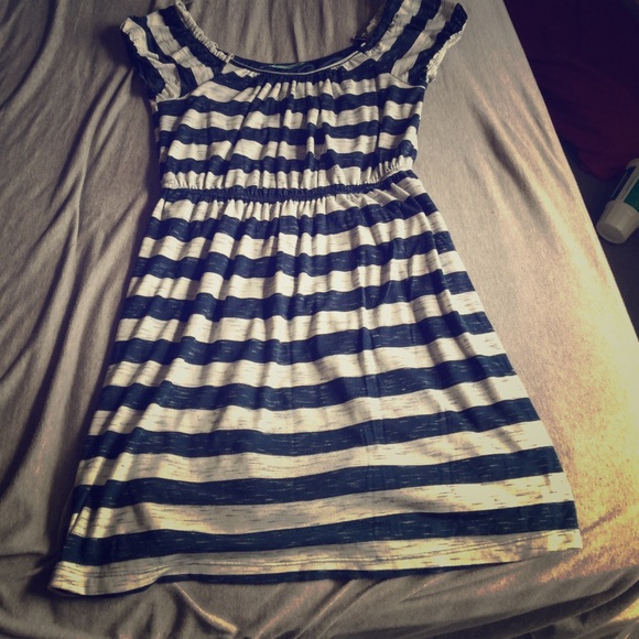 Size large Maurice's dress. But fits like a med.