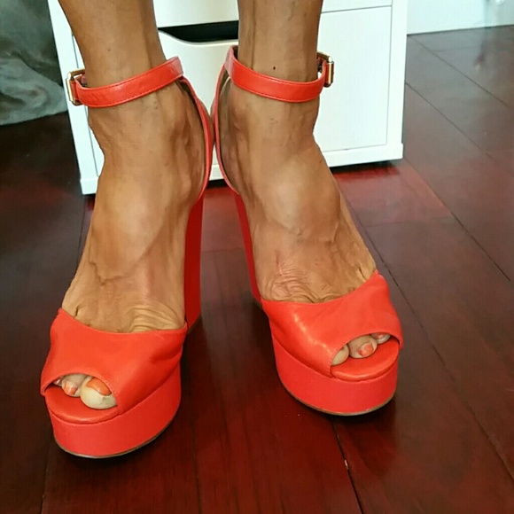 Sandles - Picture 2 of 4