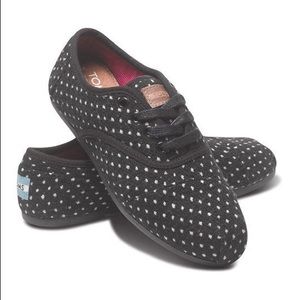 Toms Black and White Dot Cordones Sz 7