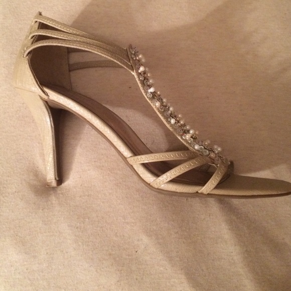 Ivory Heels! 👠 - Picture 3 of 3