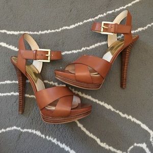 Michael Kors Oksana luggage heel