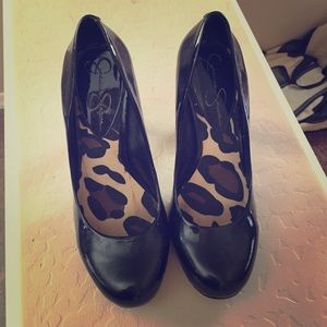 Jessica Simpson pumps