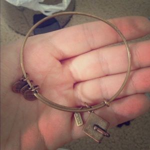 ALEX & ANI 2014 GRADUATION BANGLE 💫