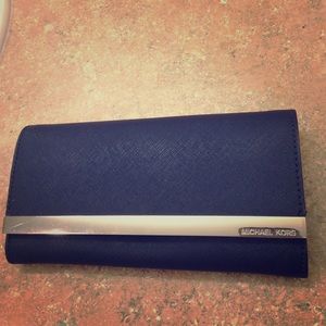 REDUCED Michael Kors Tilda Saffiano Leather Clutch