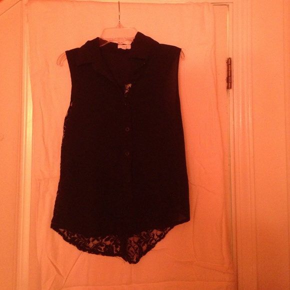 Black button up tank - Picture 1 of 2