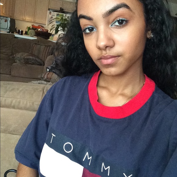 Vintage tommy jeans tee💙