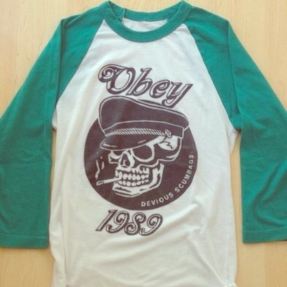 🚫SOLD🚫Obey Baseball Tee