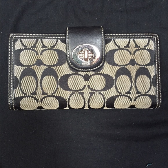 Authentic Coach wallet!