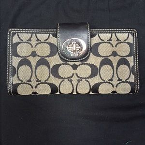 Authentic Coach wallet!