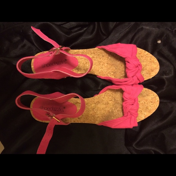 Casual cute sandal/heels