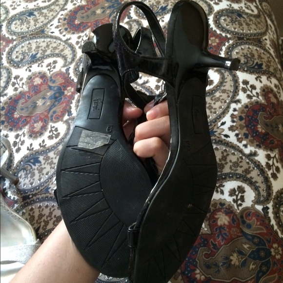 Black small heels - Picture 2 of 3