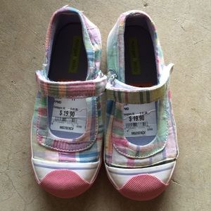 Kids slip on shoes