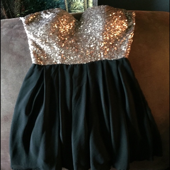 ☀️ Gold Glitter and Black Party Dress ☀️