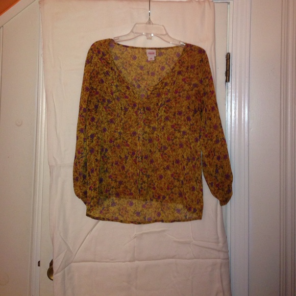 Floral top - Picture 1 of 1