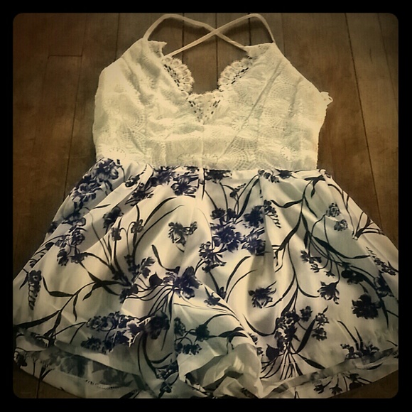 Floral lacy romper