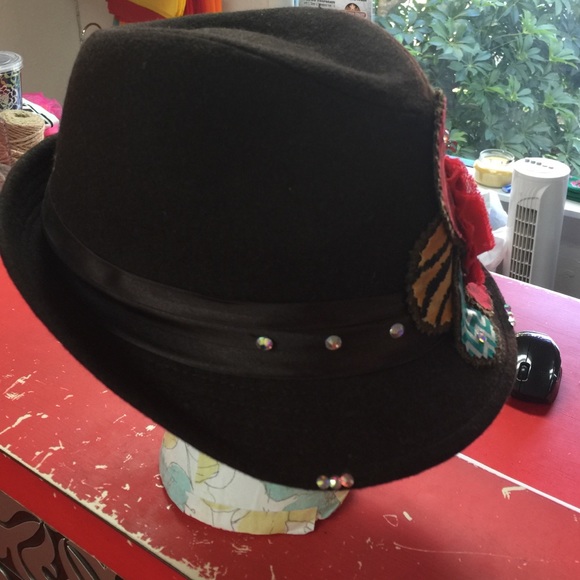 Fedora - Picture 2 of 2