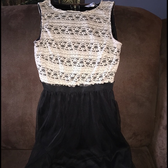 ☀️ Black and White Lace Dress ☀️