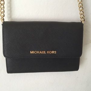 🚨SOLD🚨Michael Kors crossbody leather bag