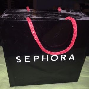 sephora make up box and under armour sweatshirt