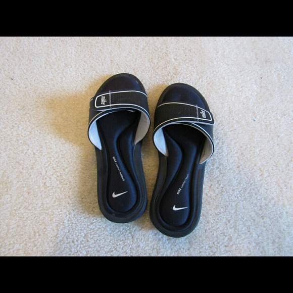 Nike memory foam slides