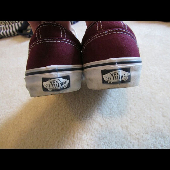 Maroon vans - Picture 2 of 2