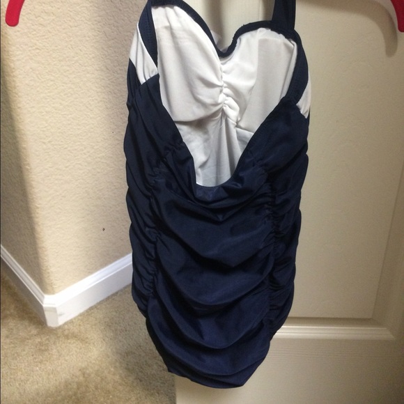 Bathing suit / never worn - Picture 2 of 4