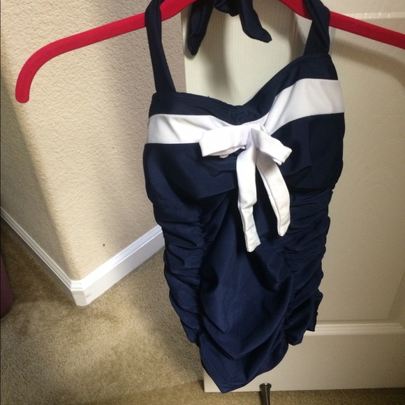 Bathing suit / never worn - Picture 3 of 4