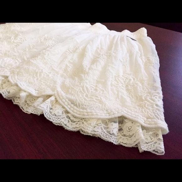 🚫SOLD🚫 Lace Skirt - Picture 3 of 3