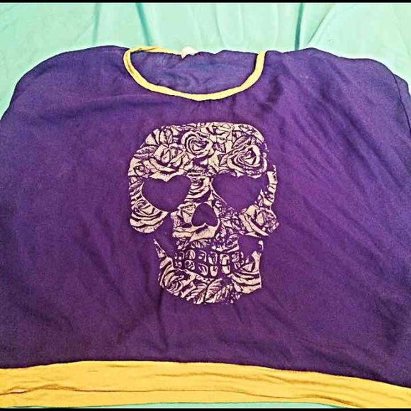 Cute sugar skull top!