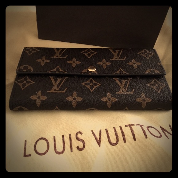 🌺L v wallet🌺 - Picture 1 of 3