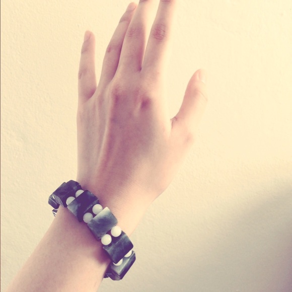 Jade Bracelet - Picture 1 of 2