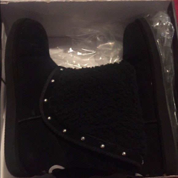 Authentic black guess boots