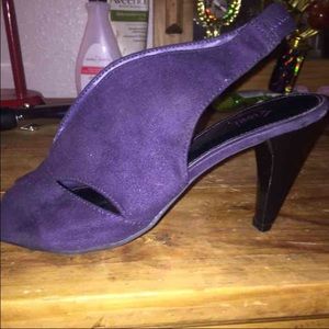 Purple pumps